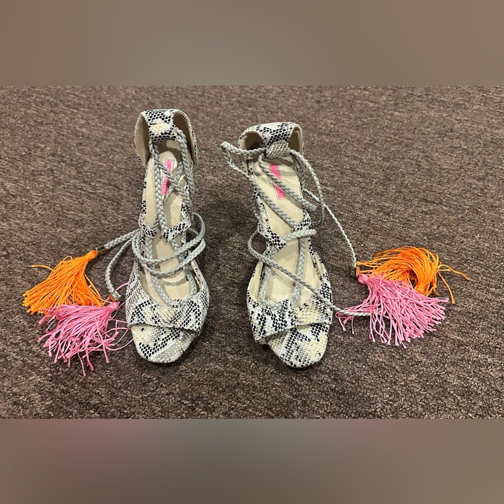 EUC Daisy Street Stylish Snakeskin Lace-Up Heels Tassels women 5 dress shoes